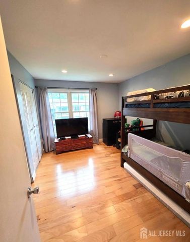 31 Hemlock Court, Hamilton, NJ 08619