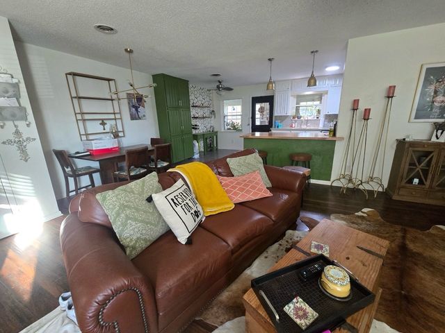 7720 Gaston Avenue, Fort Worth, TX 76116