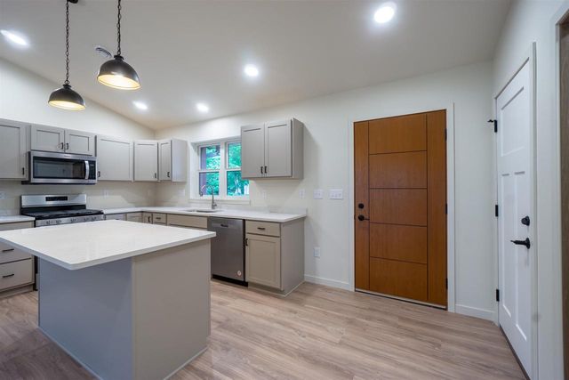 704 THORNAPPLE STREET, Marathon, WI 54448