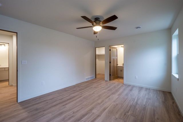 704 THORNAPPLE STREET, Marathon, WI 54448