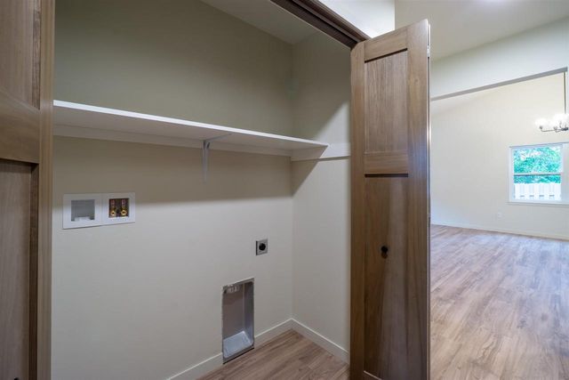 704 THORNAPPLE STREET, Marathon, WI 54448