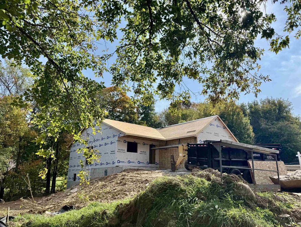 704 THORNAPPLE STREET, Marathon, WI 54448