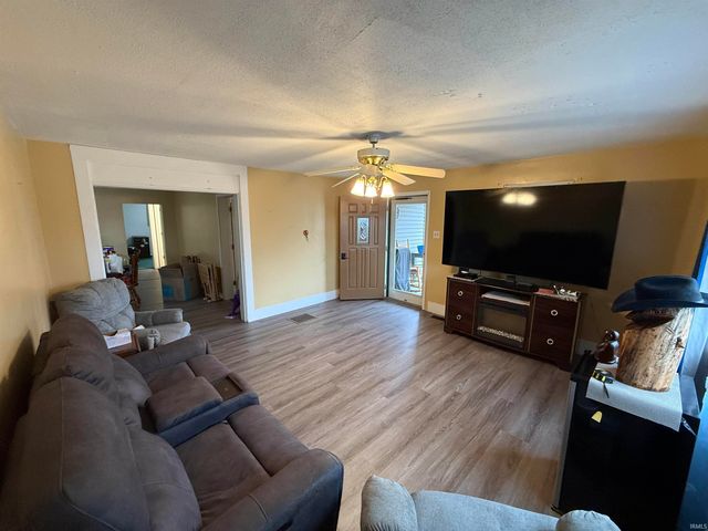 580 NE 1st Street, Linton, IN 47441