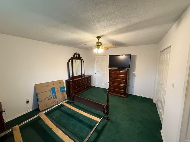 580 NE 1st Street, Linton, IN 47441