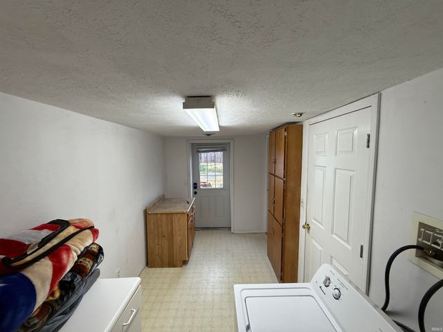 580 NE 1st Street, Linton, IN 47441