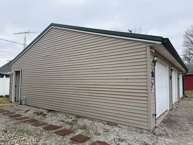 580 NE 1st Street, Linton, IN 47441