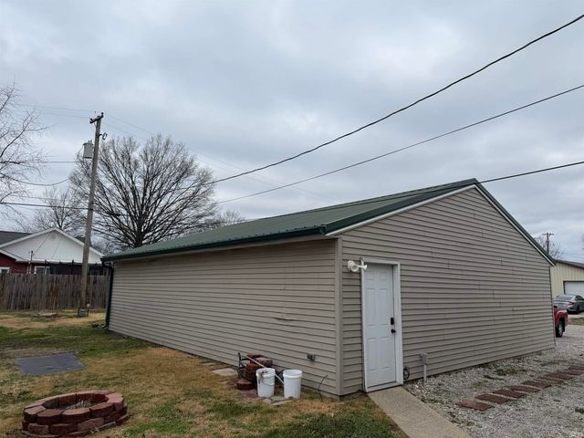 580 NE 1st Street, Linton, IN 47441