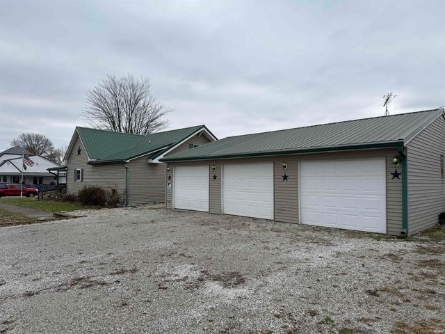 580 NE 1st Street, Linton, IN 47441