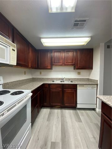 5221 River Glen Drive 195, Las Vegas, NV 89103