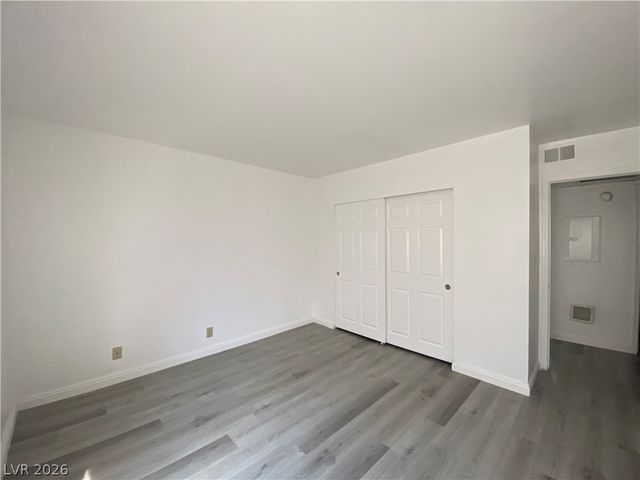 5221 River Glen Drive 195, Las Vegas, NV 89103