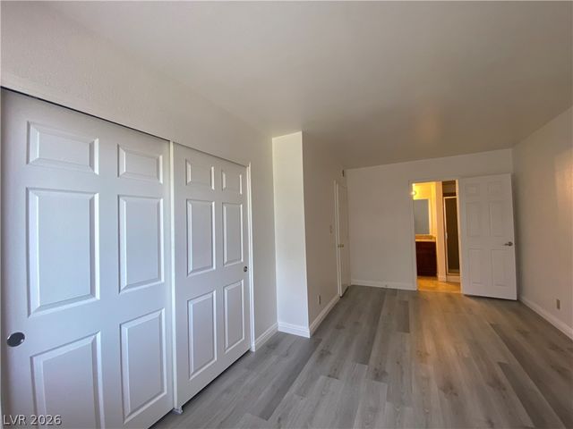 5221 River Glen Drive 195, Las Vegas, NV 89103