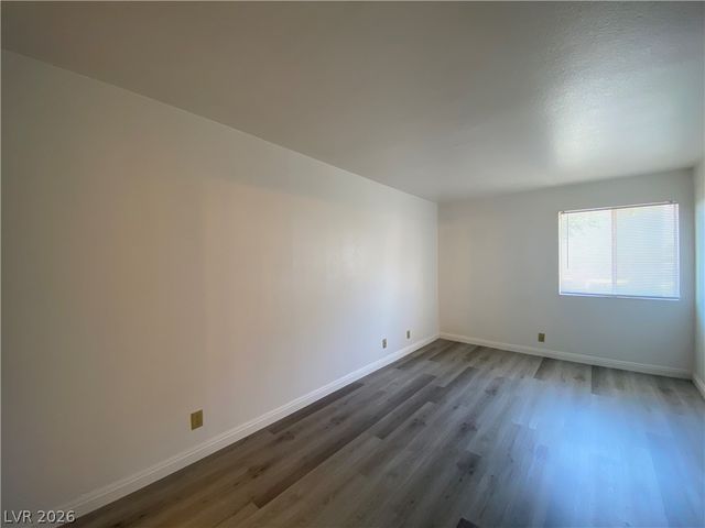 5221 River Glen Drive 195, Las Vegas, NV 89103
