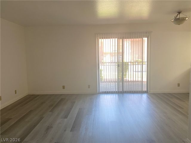 5221 River Glen Drive 195, Las Vegas, NV 89103
