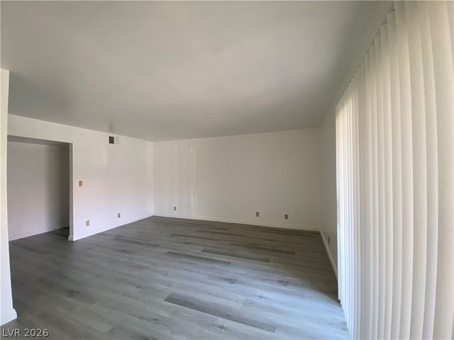 5221 River Glen Drive 195, Las Vegas, NV 89103