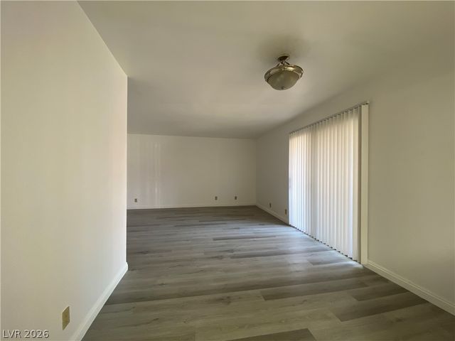 5221 River Glen Drive 195, Las Vegas, NV 89103