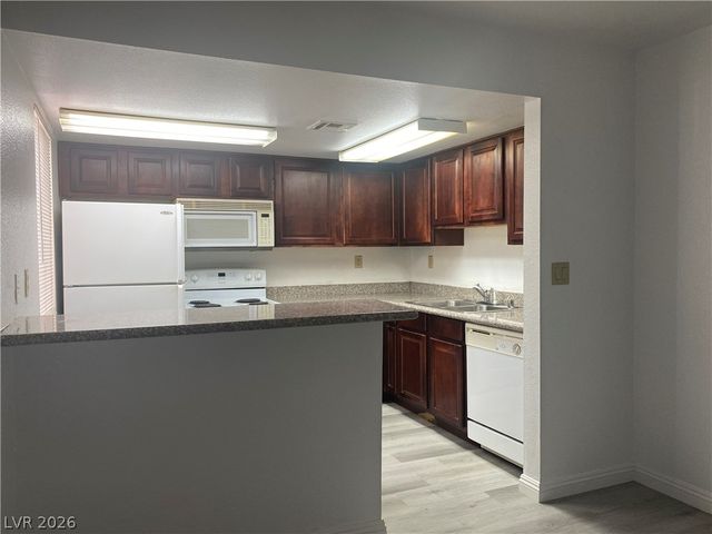 5221 River Glen Drive 195, Las Vegas, NV 89103