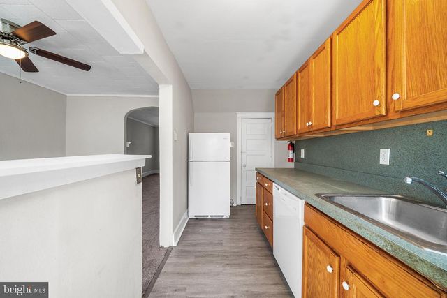 128 WHITELY TER, Darby, PA 19023