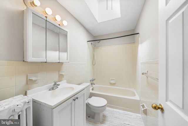 128 WHITELY TER, Darby, PA 19023