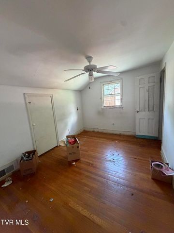 1017 Yadkin Street, Kingsport, TN 37660