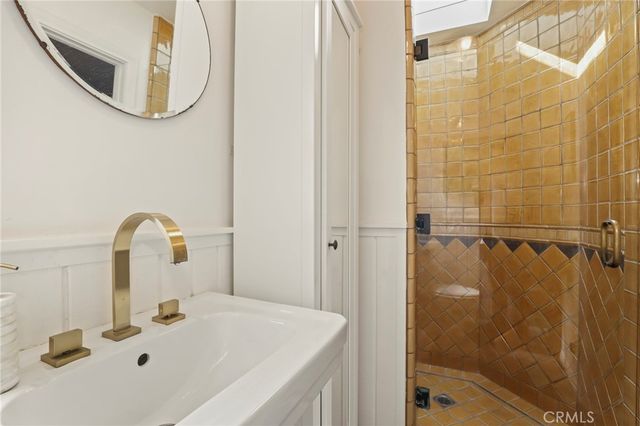 1619 S Curson, Los Angeles, CA 90019