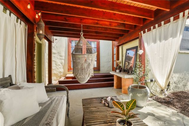 1619 S Curson, Los Angeles, CA 90019