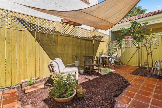 1619 S Curson, Los Angeles, CA 90019