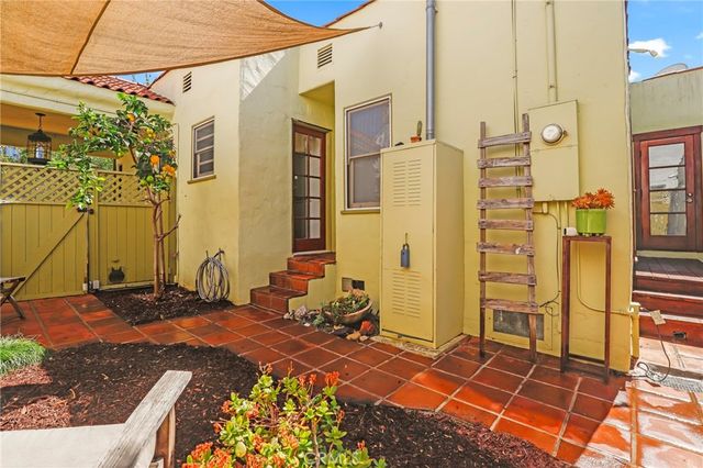 1619 S Curson, Los Angeles, CA 90019