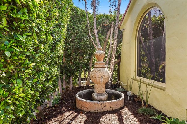 1619 S Curson, Los Angeles, CA 90019