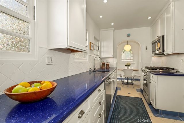 1619 S Curson, Los Angeles, CA 90019