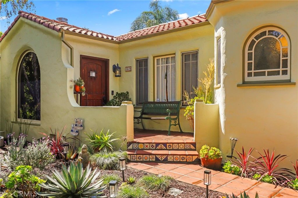 1619 S Curson, Los Angeles, CA 90019