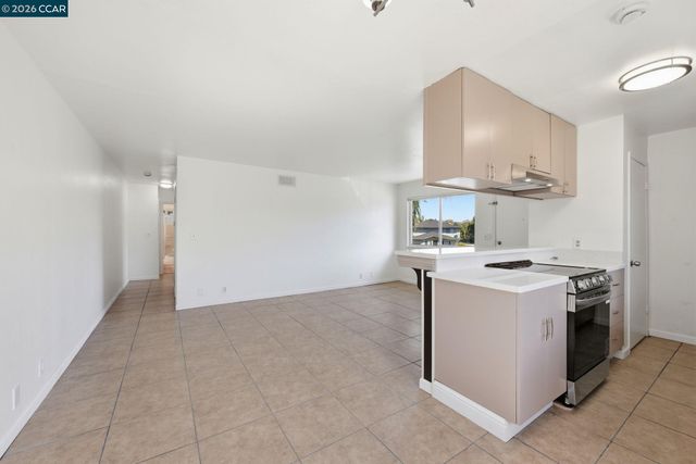 34732 Skylark Dr 4, Union City, CA 94587