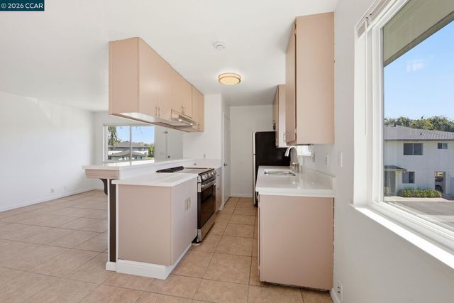 34732 Skylark Dr 4, Union City, CA 94587
