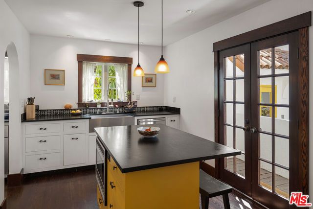 1633 Lemoyne Street, Los Angeles, CA 90026