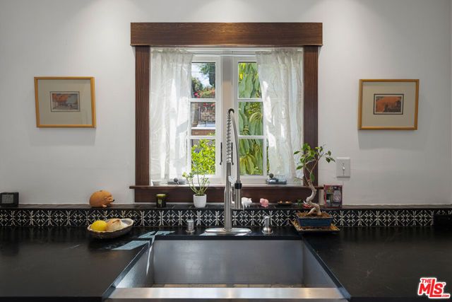 1633 Lemoyne Street, Los Angeles, CA 90026