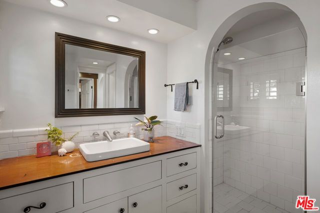 1633 Lemoyne Street, Los Angeles, CA 90026