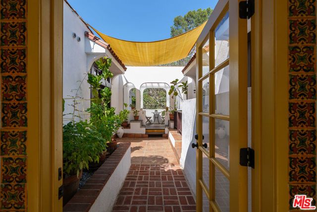 1633 Lemoyne Street, Los Angeles, CA 90026