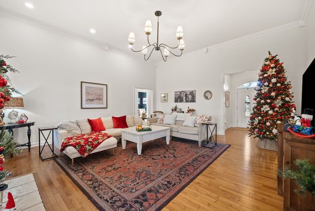 160 Farmhill Drive, Hopkinsville, KY 42240