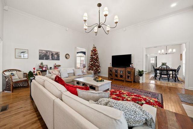 160 Farmhill Drive, Hopkinsville, KY 42240