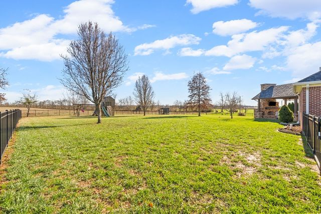 160 Farmhill Drive, Hopkinsville, KY 42240