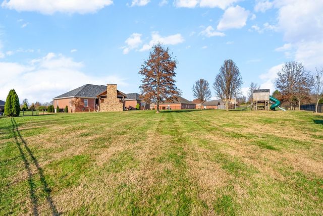 160 Farmhill Drive, Hopkinsville, KY 42240