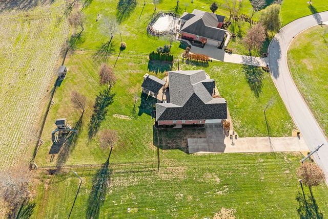 160 Farmhill Drive, Hopkinsville, KY 42240