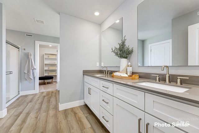 5499 E Victoria Falls Dr, Nampa, ID 83686