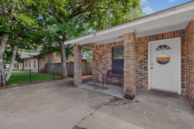 494 Park Street, Cleburne, TX 76031