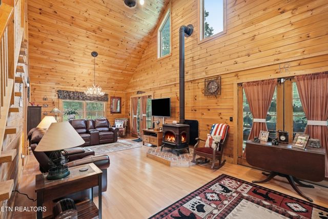 246 Cross Drive, Monterey, TN 38574