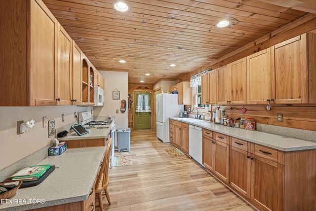 246 Cross Drive, Monterey, TN 38574