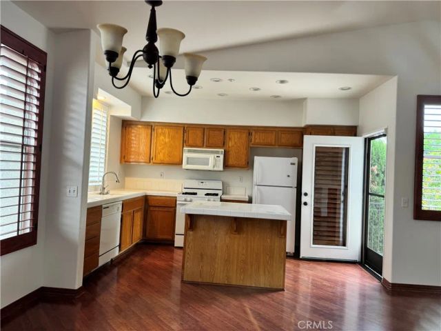 606 Larkridge, Irvine, CA 92618