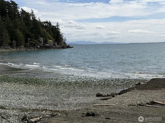 7670 Holiday Boulevard, Anacortes, WA 98221