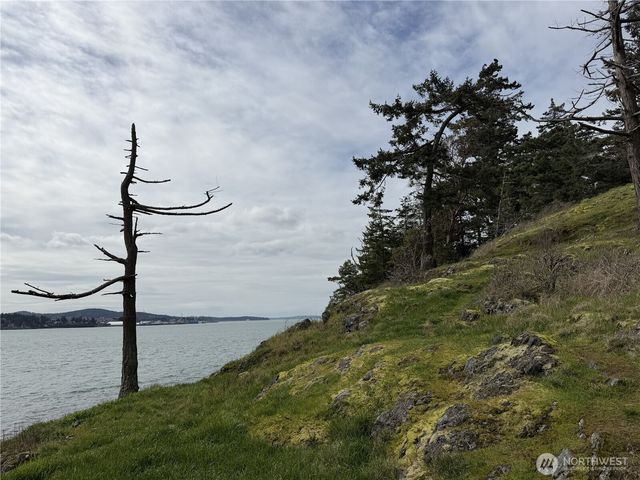 7670 Holiday Boulevard, Anacortes, WA 98221