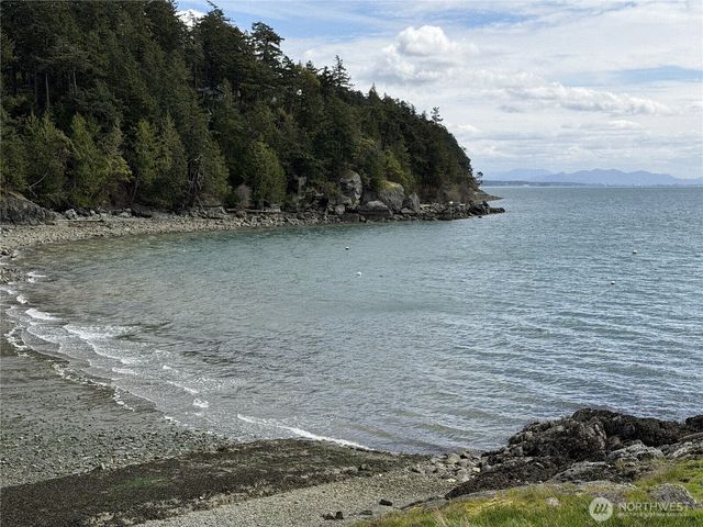 7670 Holiday Boulevard, Anacortes, WA 98221