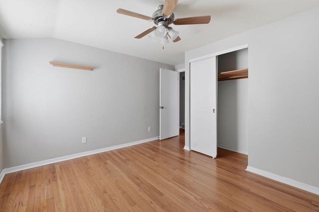 435 Golden LANE, Oak Creek, WI 53154